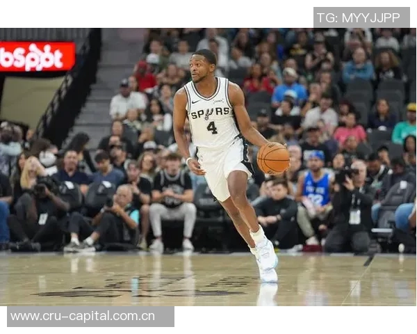 福克斯首节高光表现后下半场低迷仅得6分全场贡献25分助球队拼搏